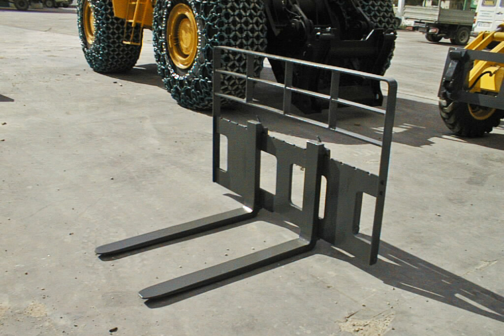 Treea Machinery Products Attachments Earth Moving Equipment - Bachoe Loaders - 02
